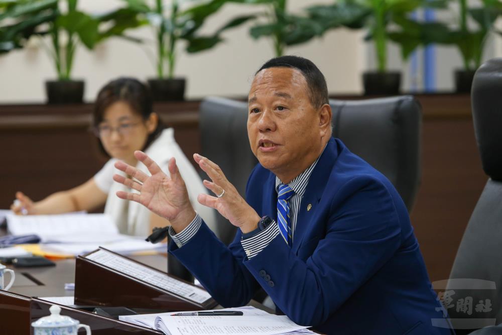 柏副部長期許各單位，透過每次會議使性別平等工作效能再次進化。（軍聞社記者侯凱議攝）