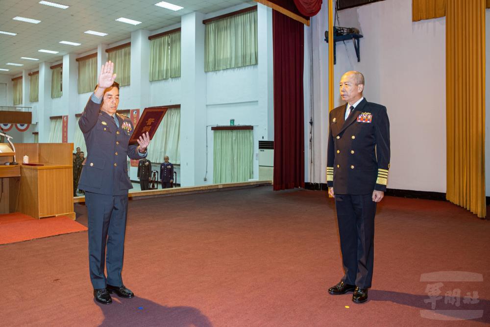 軍聞社照片:梅總長主持十軍團指揮官任職布達 勉以高戰備堅實戰力守護國家安全