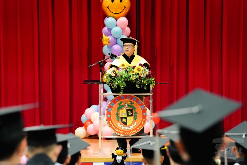 國防大學管理學院院長林少將29日主持114年班碩士班學位授予典禮。（軍聞社記者李恬恬攝）