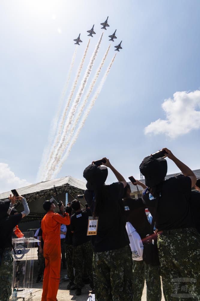 航空戰鬥營多元體驗　學員近距離感受空軍航空魅力