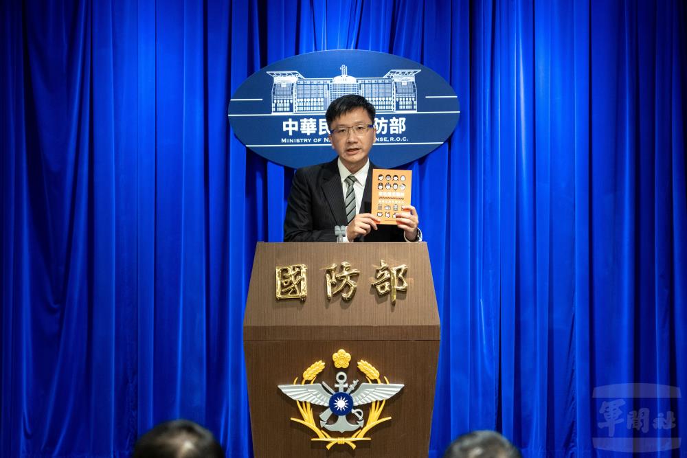 內政部行政區劃科科長顏信吉表示，後續將透過內政部民政系統主動發放至全國約983萬家戶。（軍聞社記者吳東昇攝）