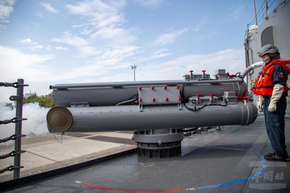 MK-32魚雷發射管，可裝載MK-46魚雷，除具備自動搜索敵方潛艦能力，並可有效打擊敵方潛艦。（軍聞社記者王進福攝）