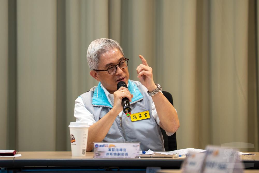 徐副部長強調，透過演習發現問題、解決問題。（軍聞社記者莊家豪攝）