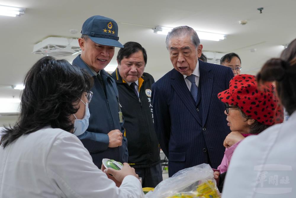 李棟樑關懷三總松山分院巡迴醫療　感謝醫護團隊守護長者健康