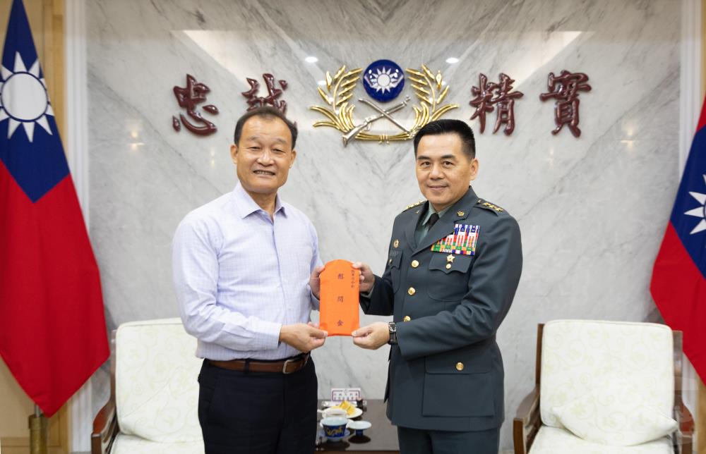 欣桃天然氣藉由端午前夕，辦理慰問活動。（軍聞社記者吳柏融攝）