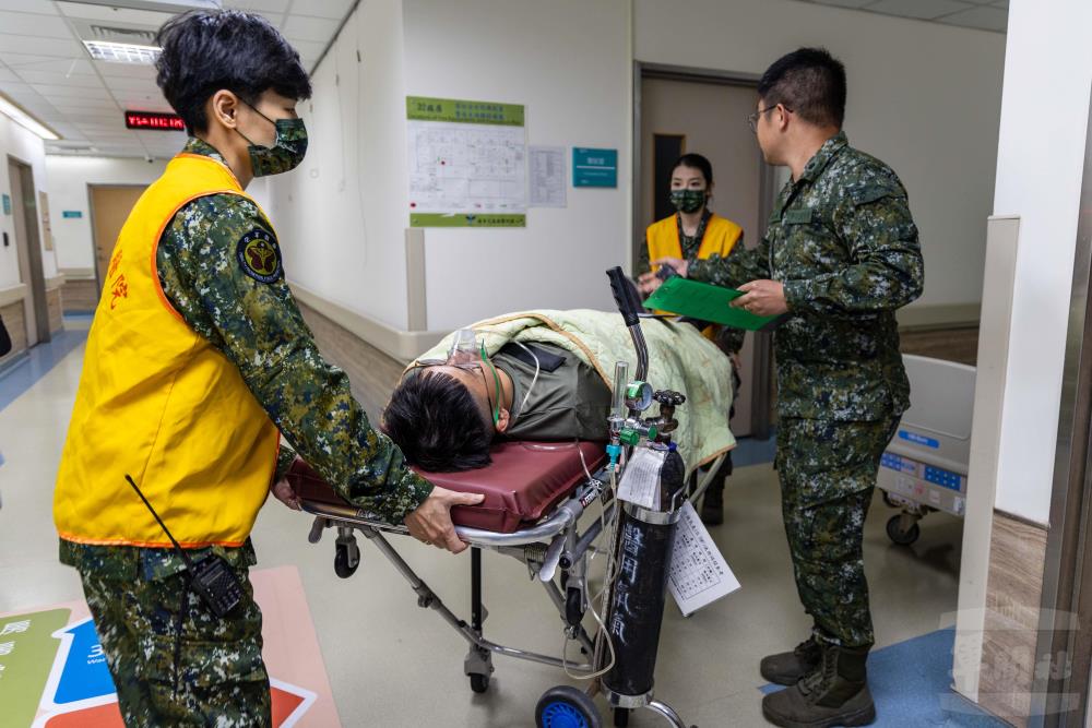 強化戰時醫療支援能量 花蓮總醫院驗證傷患降疏轉流程 強化戰時醫療支援能量 花蓮總醫院驗證傷患降疏轉流程