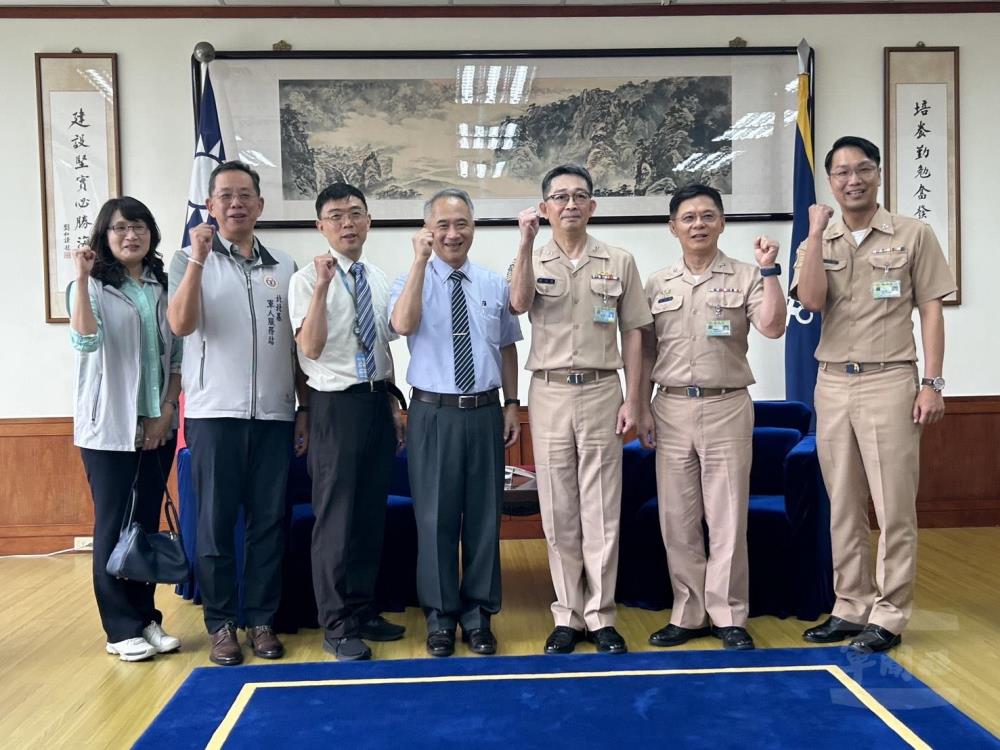 智勤科技公司感謝國軍官守護國家安全。（臺北軍人服務站提供）