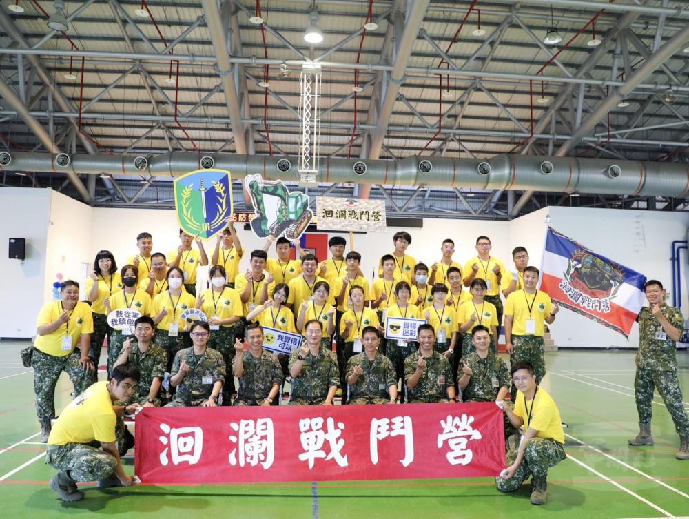 洄瀾戰鬥營開訓　學子體驗軍事課程汲取國防知識