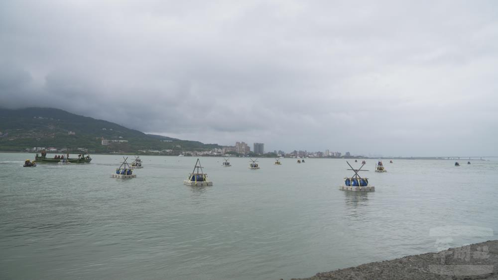 工兵部隊執行河道阻絕任務。（第三作戰區提供）