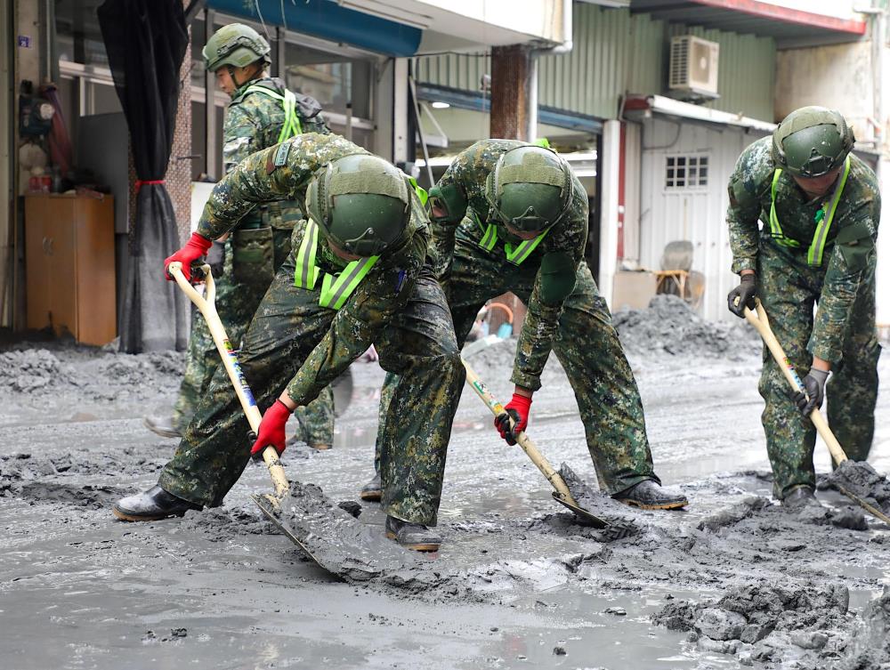 第二作戰區投入災後復原　官兵全力協助地方重建