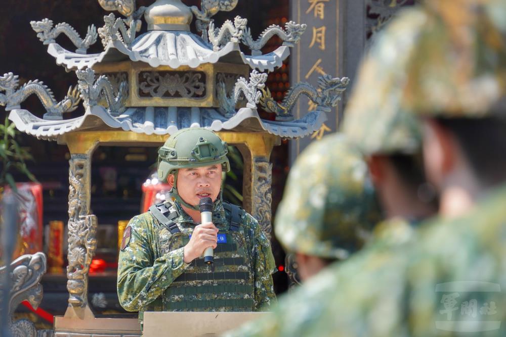 陸軍步兵第302旅日前執行教育召集訓練,由參謀主任鄭上校主持開訓典禮。(陸軍第十軍團提供) 陸軍步兵第302旅日前執行教育召集訓練,由參謀主任鄭上校主持開訓典禮。(陸軍第十軍團提供)