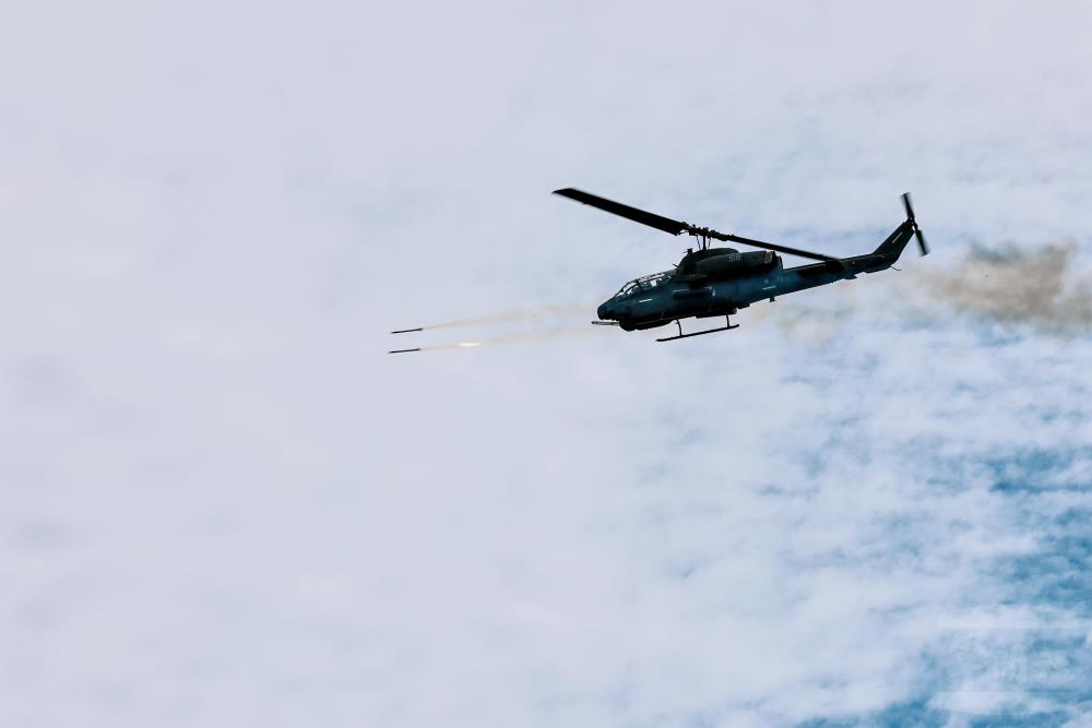 陸航空用武器基礎射擊 展現訓練成果 陸航空用武器基礎射擊 展現訓練成果