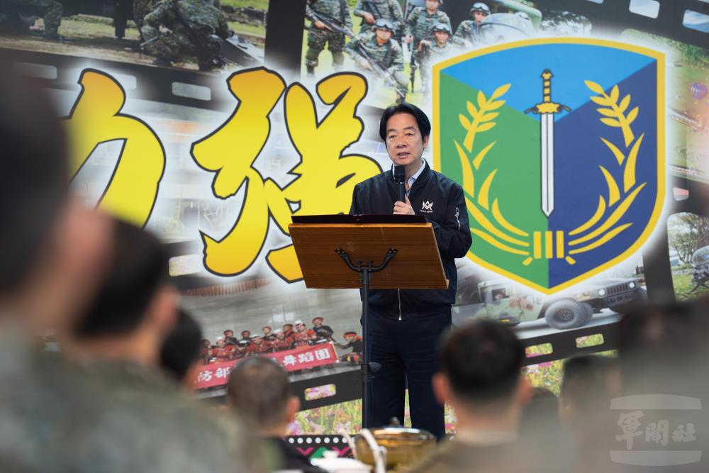 賴總統期勉部隊成為「有榮耀、有紀律、有戰力」的鋼鐵勁旅。（軍聞社記者陳彥樺攝）