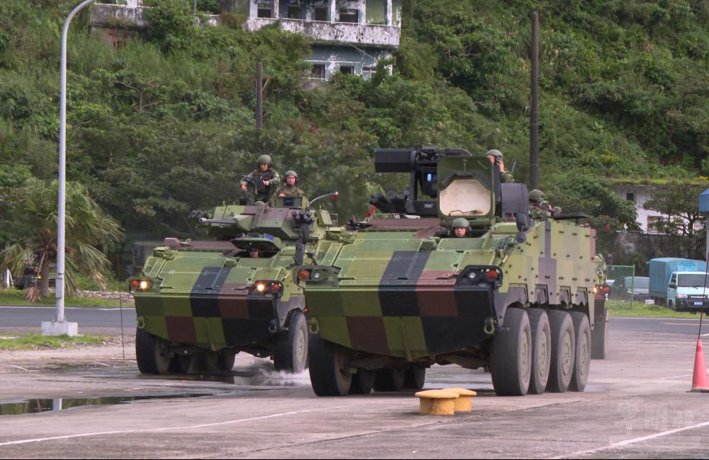 蘭指部官兵駕駛CM33、CM34於宜蘭地區實施要港防衛。（軍聞社記者江騏安攝）