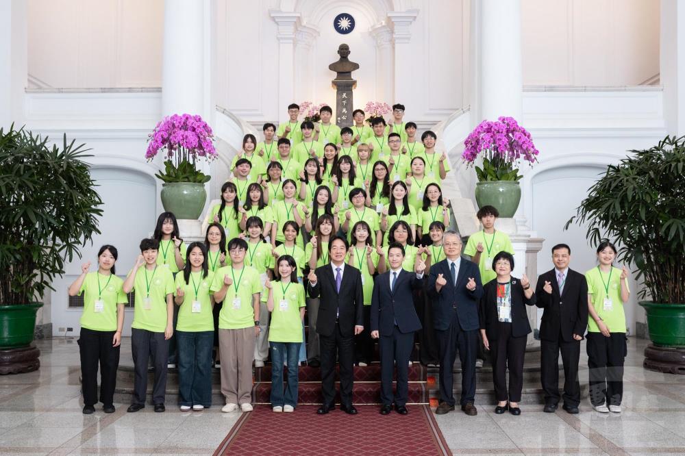 賴總統接見青年海外和平志工團 期勉走向世界服務國際 賴總統接見青年海外和平志工團 期勉走向世界服務國際
