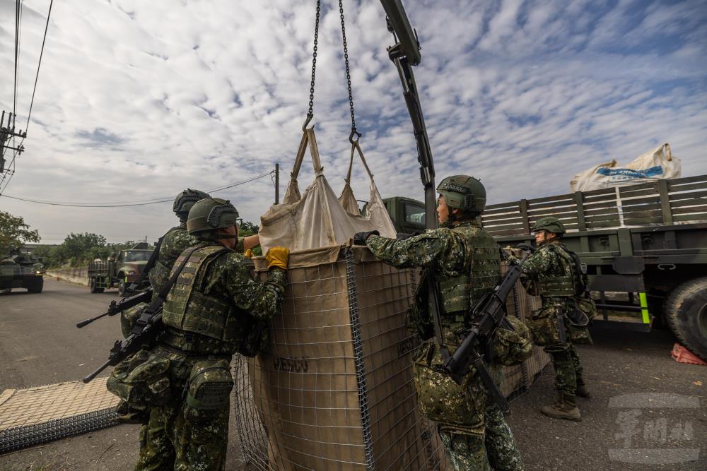 工兵構築阻絕設施 工兵構築阻絕設施