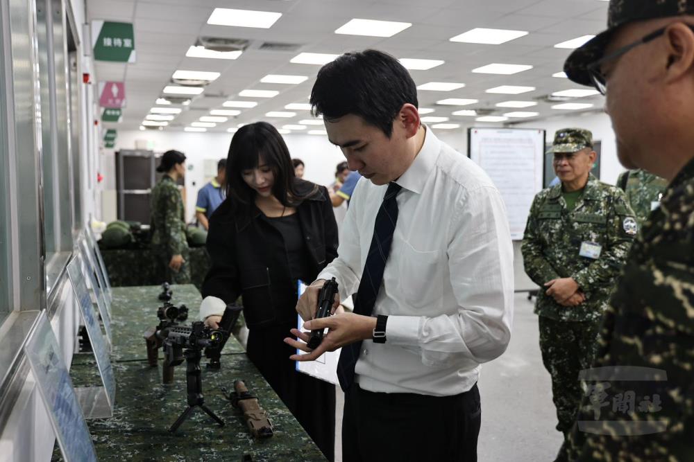 立委考察軍備局205廠　肯定研製生產能量