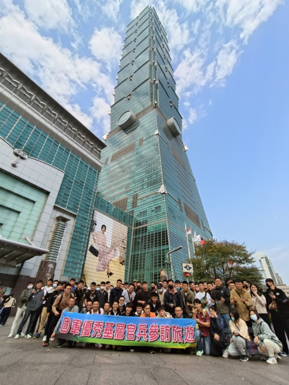 軍友社112年犒慰6梯次413位優秀基層官兵執行戰訓任務辛勞，安排豐富參訪活動。（軍友社提供）