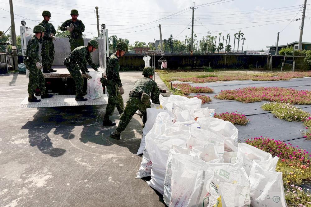 國軍第五作戰區投入災後復原工作。（第五作戰區提供）