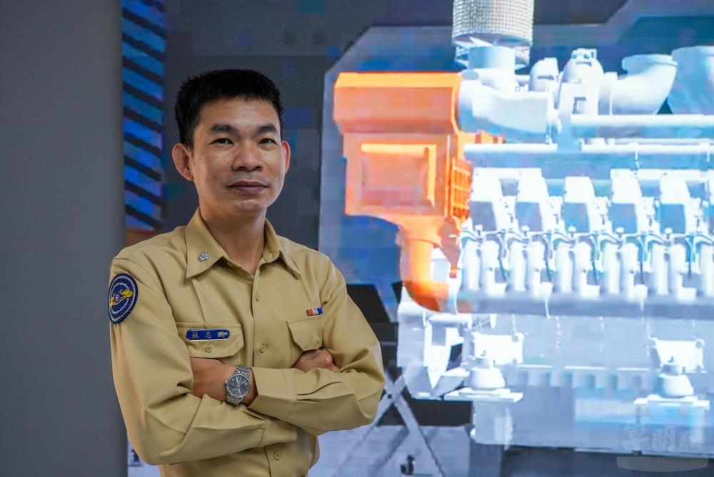 蘇少校指出，透過持續建造輪機裝備模型，強化教學資源，讓學生能全面理解現有艦艇輪機裝備。（軍聞社記者江騏安攝）