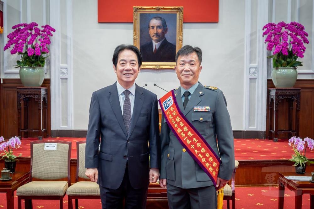 後備朱河銘士官長榮獲「十大生命救援獎」　賴總統表揚肯定