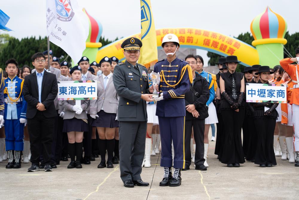 全國高中儀隊北區初賽大漢營區登場　新興高中奪冠