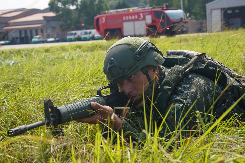 南竿守備大隊作戰管制步兵營實施應援作戰。（軍聞社記者侯凱議攝）