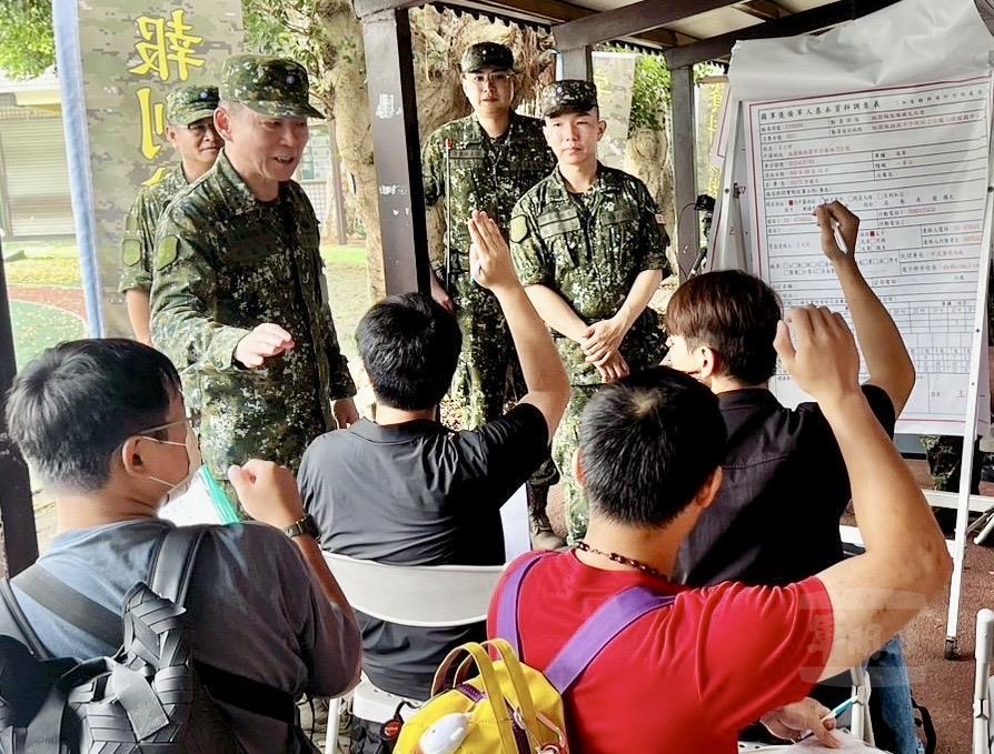 後備指揮官視導同心35號演習　肯定幹部整備付出