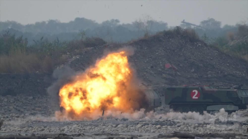 Altius-600M攻擊型無人機命中標靶。（軍聞社記者邱奕菖攝）