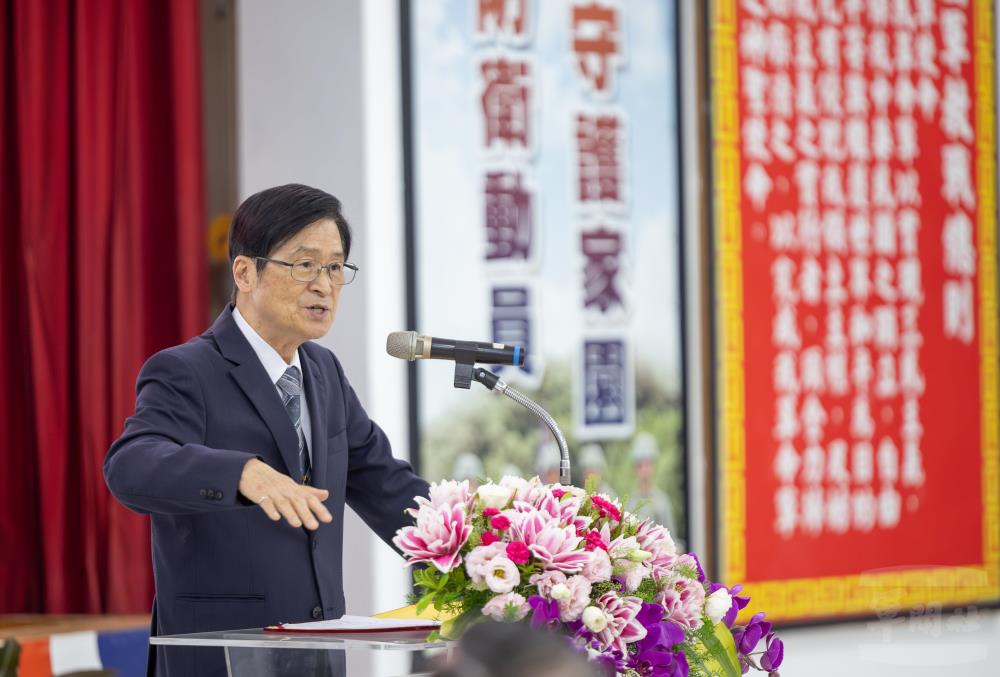 輔導會嚴主委期盼榮民前輩共同支持國防。（軍聞社記者吳柏融攝）