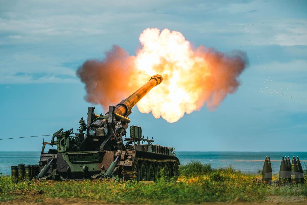 M110A2自走砲射擊。（軍聞社記者林庭暉攝）