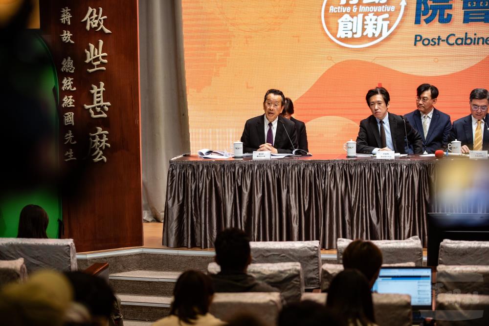 顧部長在記者會中進行說明。（軍聞社記者王茗生攝）