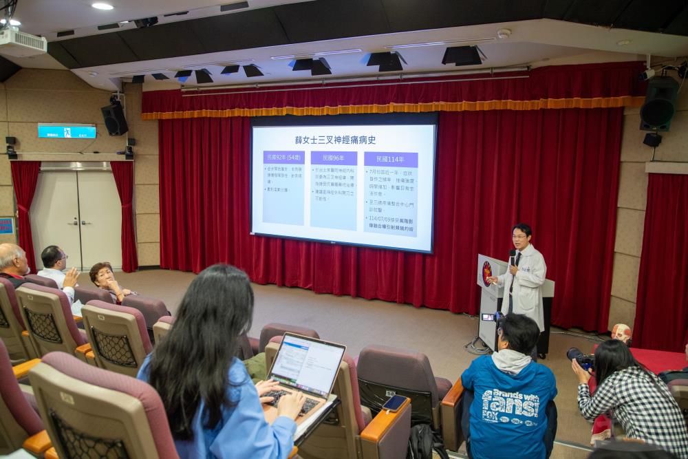 三總10日說明「高階影像與超音波即時同步化導引射頻燒灼術」。（軍聞社記者王進福攝）
