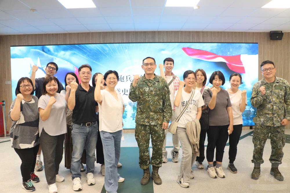 關廟保東國小參訪砲訓部　深化全民國防教育