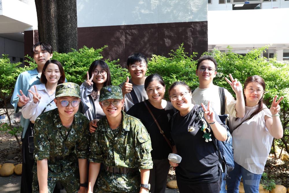 陸軍步兵第104旅日前舉辦志願役士兵懇親會,促進部隊與眷屬溝通交流。(陸軍步兵第104旅提供) 陸軍步兵第104旅日前舉辦志願役士兵懇親會,促進部隊與眷屬溝通交流。(陸軍步兵第104旅提供)