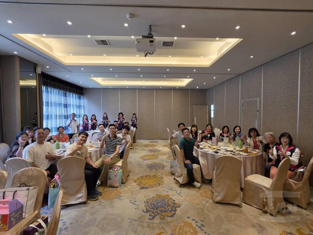 雲嘉敬軍婦女團端節慰勉官兵    