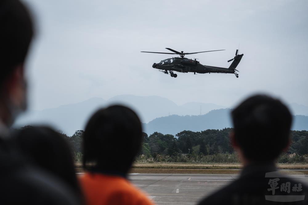 阿帕契體驗營熱血開訓　學子感受國軍航空戰力