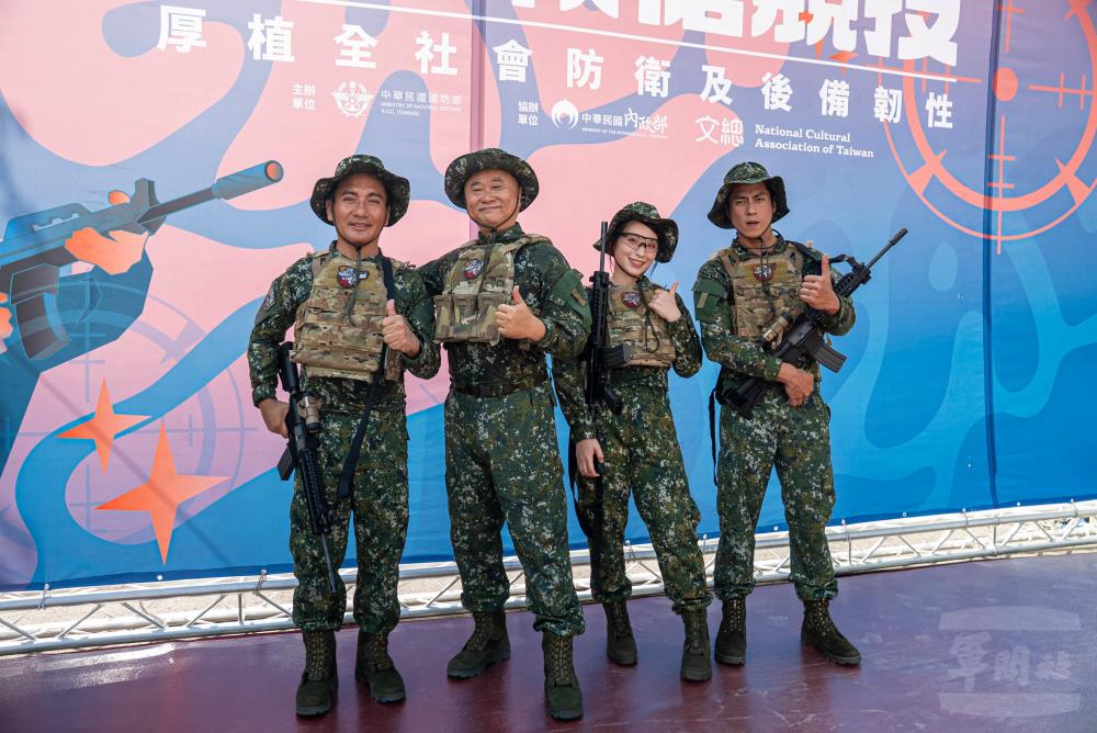 活動邀請邰智源等多位藝人組隊參與競賽。（軍聞社記者邱奕菖攝）