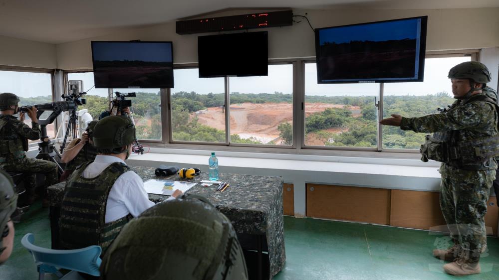 賴總統視導M1A2T新式戰車實彈射擊。（總統府提供）