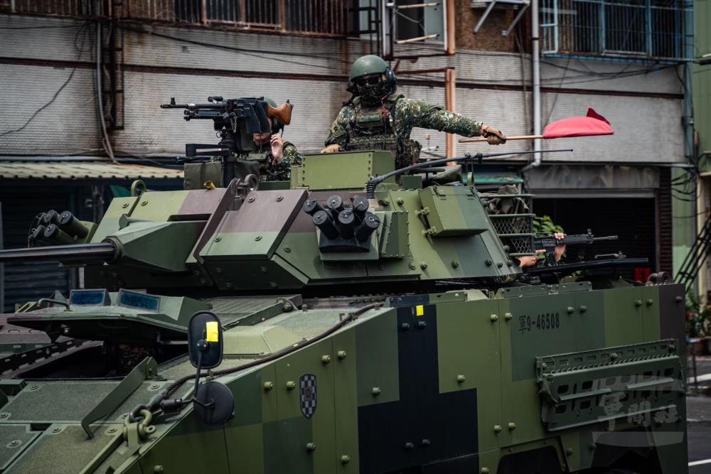 333旅戰備部隊針對重要區域進行巡邏與偵查。（陸軍第八軍團提供）