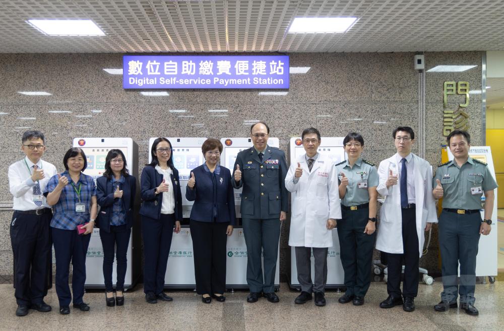 會後合影。（軍聞社記者吳柏融攝）