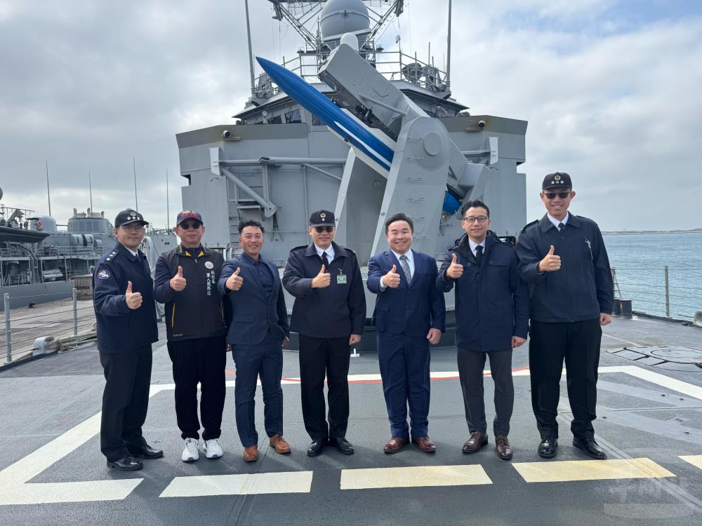 企業敬軍團春節慰問 感謝官兵戍守辛勞 企業敬軍團春節慰問 感謝官兵戍守辛勞