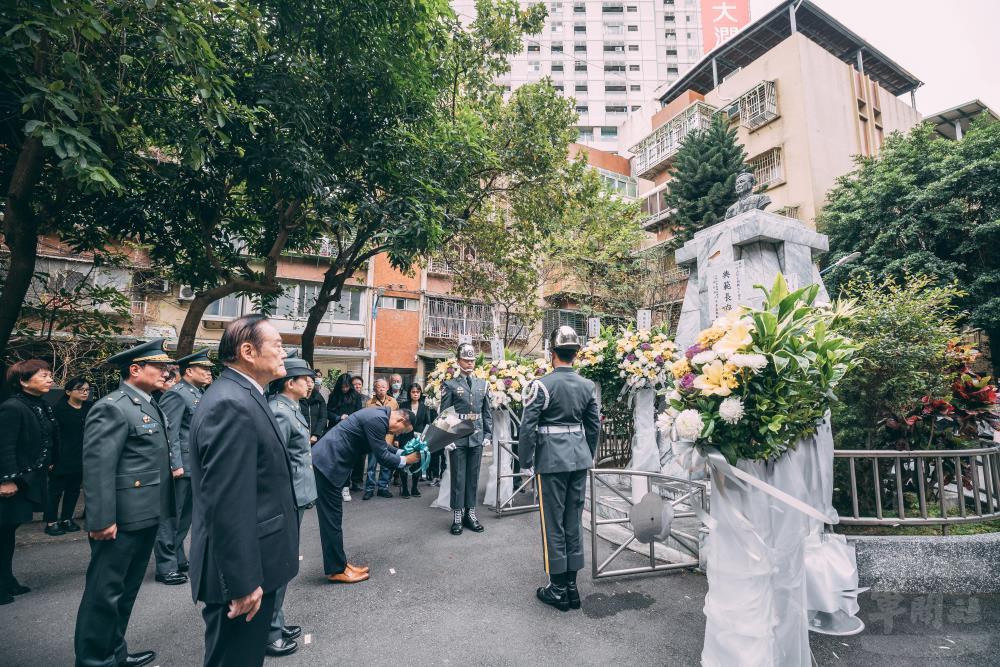 緬懷烈士愛國情操　柏副部長感念犧牲奉獻精神