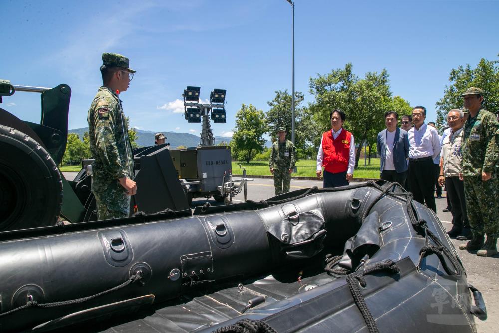 President Lai Inspects Typhoon Preparedness of Troops in Yilan and Commends Their Military Readiness