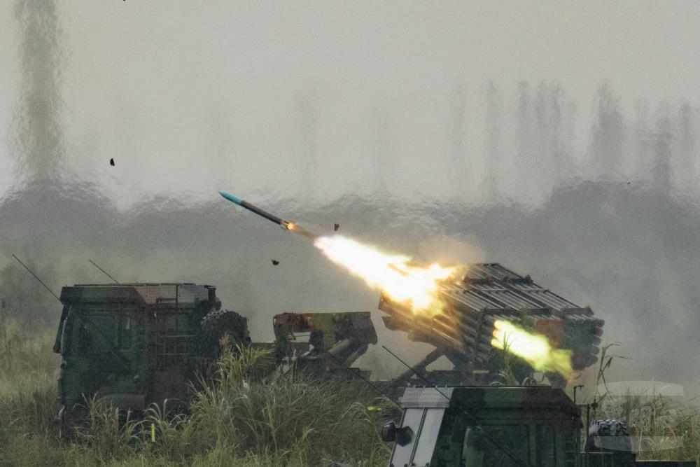 Fifth Theater of Operations Conducts Heavy Artillery Live-Fire Exercise, Demonstrates Strong Defensive Capabilities