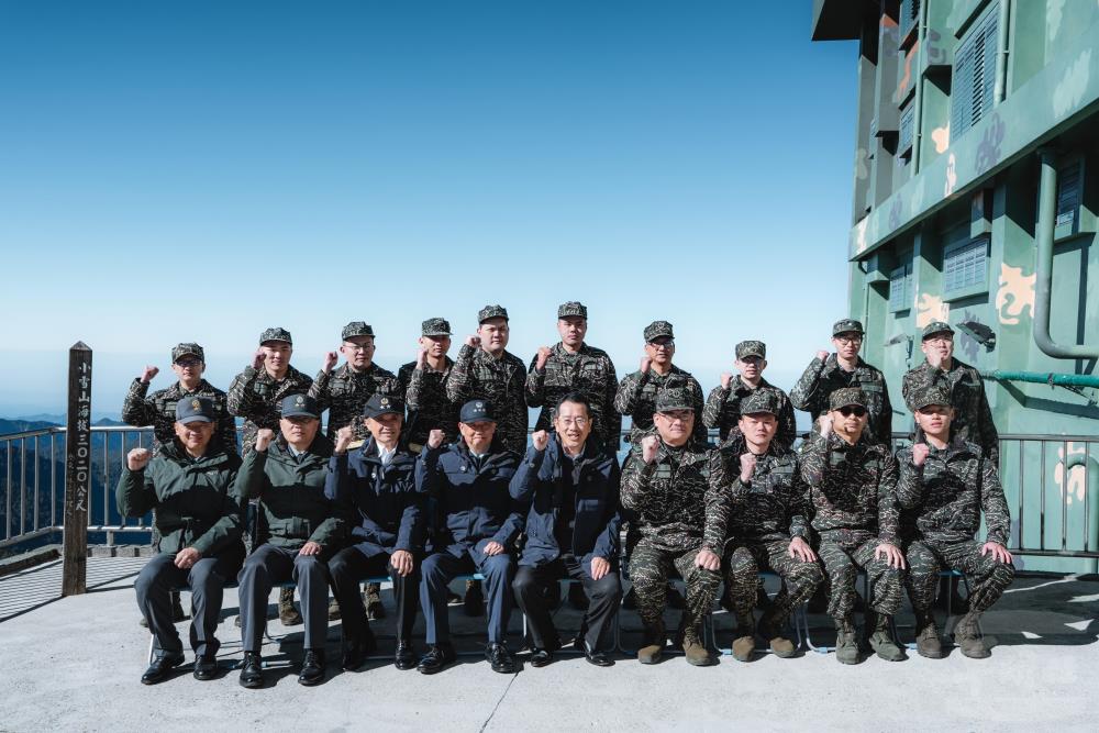 Minister Gu Expresses Appreciation to Soldiers Stationed Remote Areas, Recognizes Their Dedication to Safeguarding the Taiwan Strait