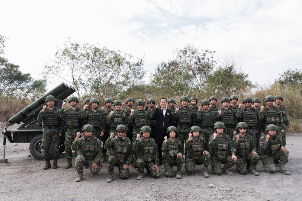 Ministry of National Defense: Minister Wellington Koo Li-hsiung Inspects Altius-600M Attack Drone Acceptance Live-Fire Exercise