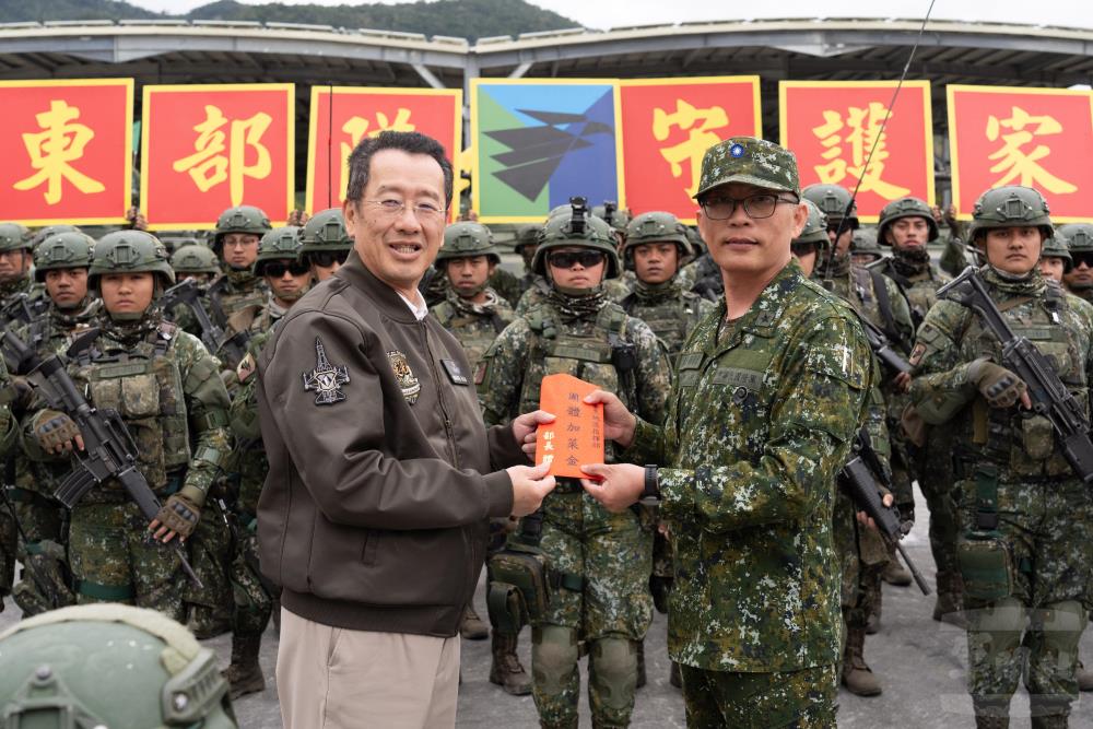 Ministry of National Defense: Minister Wellington Koo Li-hsiung Visits Green Island Camp and Taiping Camp in Taitung to Inspect Combat Readiness